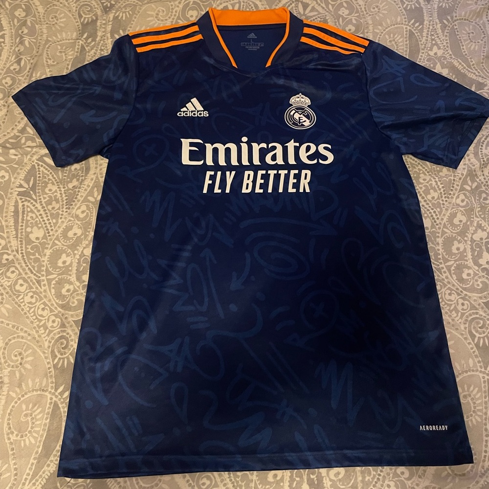 Real Madrid 2021/2022 Away jersey